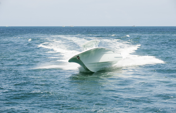 Buddy Davis 34 CC Running Front Turn View