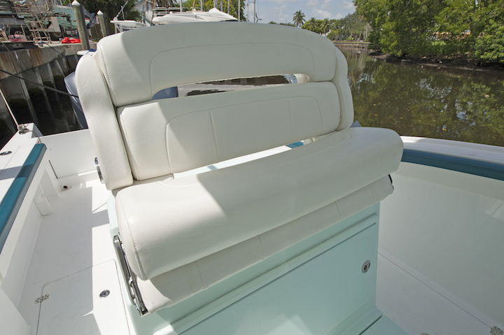 Buddy Davis 34 CC Captains Leaning Post