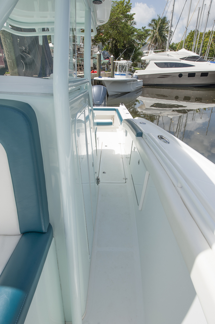 Buddy Davis 34 CC Port Walkway