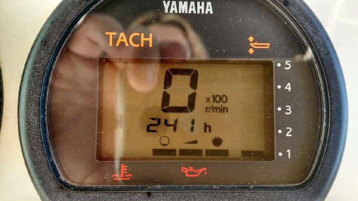 Sailfish 236 CC 2004 Tachometer
