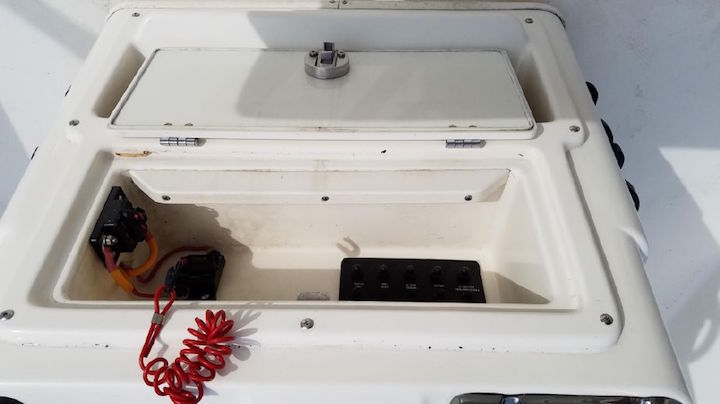 Pathfinder 2200 TRS 2013 Console Storage