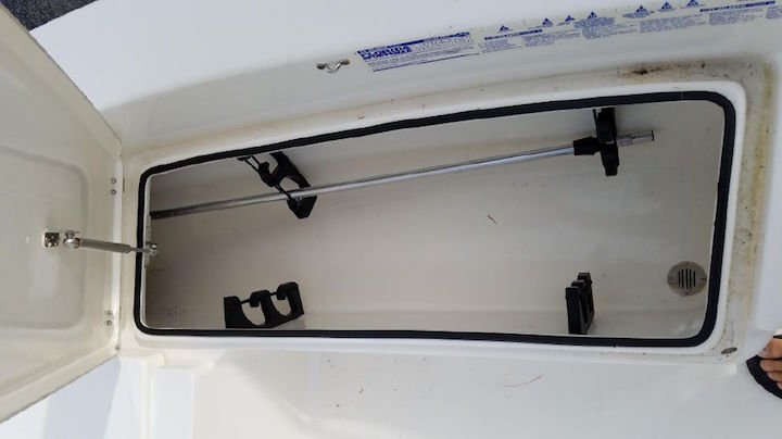 Pathfinder 2200 TRS 2013 Bow Seat Storage 2