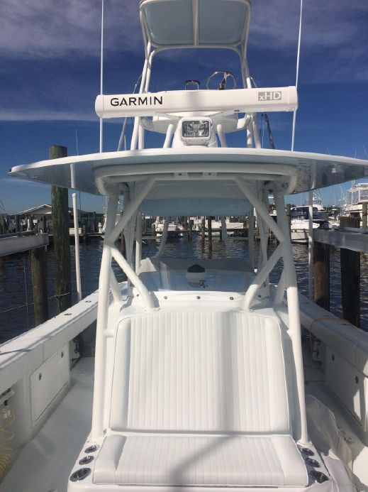 Yellowfin 390 CC 2014 Front Console Seat