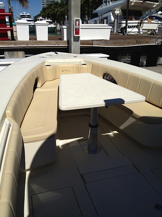 Contender 35 LS CC Bow Seating