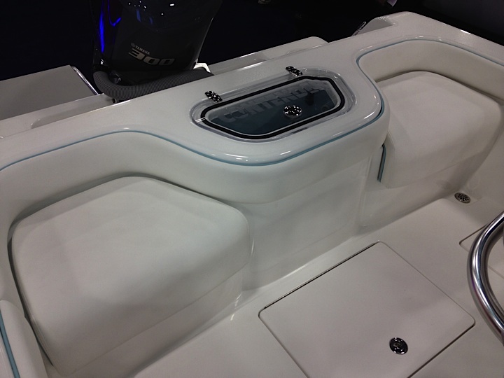 Contender 24 Sport CC Transom Seating