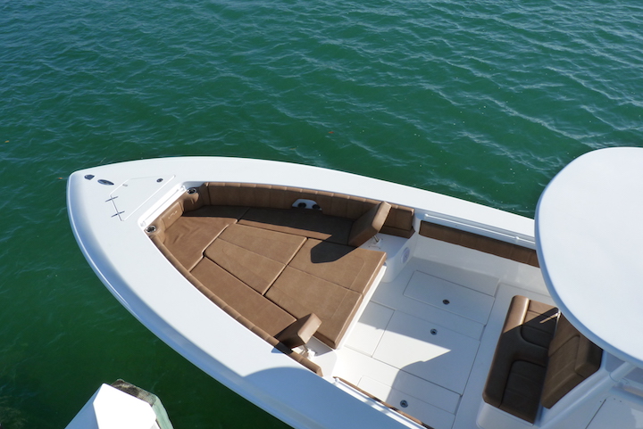 Contender 39 LS CC Bow Seating