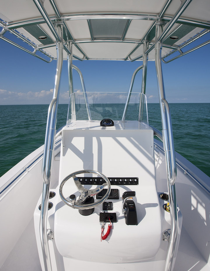 Contender 22 Sport Center Console View