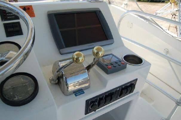 Luhrs 33 Convertible 2005